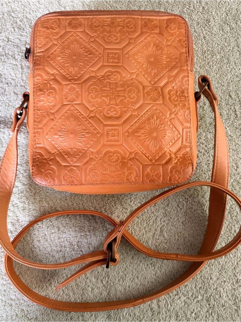 Liz Claiborne Leather Crossbody Bag Embossed Tan Vintage Style Small Bag